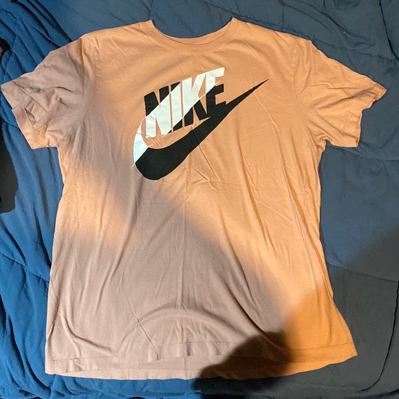Nike t shirt - Picture 1 of 3